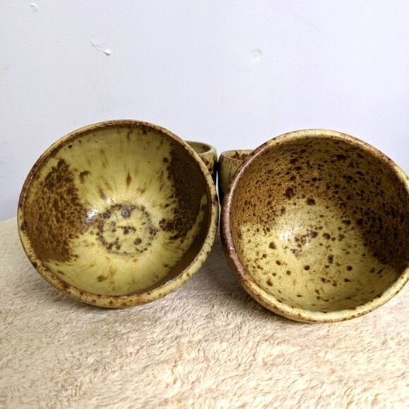 Vintage Signed/Dated 1975 Stoneware Drip Glaze Teapot with 4 Matching Cups - Picture 9 of 15